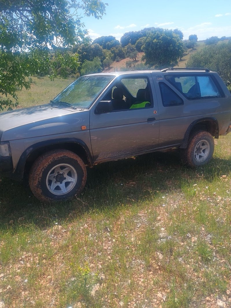 Nissan Terrano I - foto 1