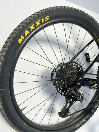Bicicleta Scott Scale Negra
