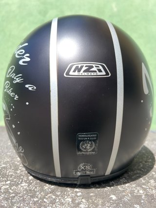 Casco jet