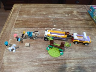 Lego Friends 42634 Coche y Caballo