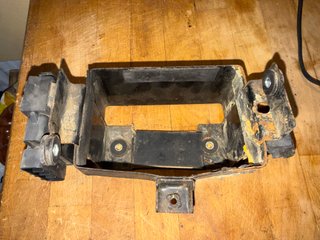 Caja Bateria Suzuki GS500F 2005