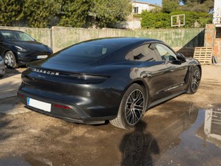 Porsche Taycan 2022 performance plus