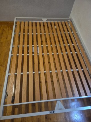 Somier de madera y metal