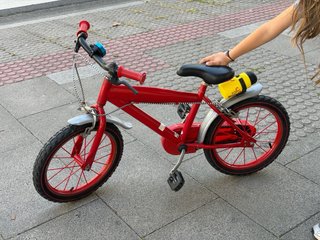 Bicicleta infantile rossa 16 con ruotine