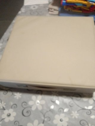 Máquina de escribir Olivetti beige sólo un duello