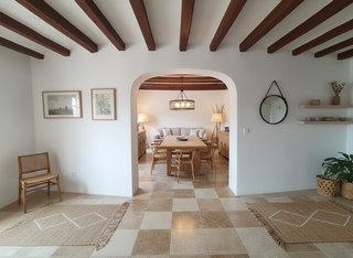 Casa de piedra con jardín de 90 m2