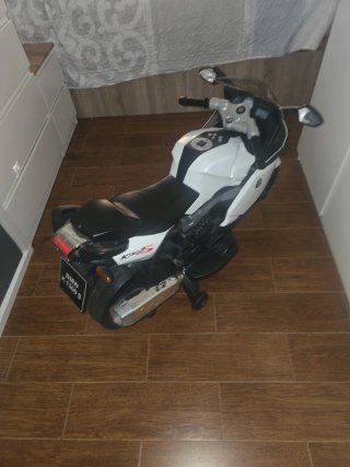Moto BMW Niño Blanca
