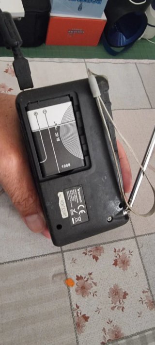 Radio Portátil Suntech RPDS32 USB/SD