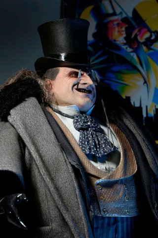 Batman Vuelve Figura 1/4 Mayoral Pinguin neca