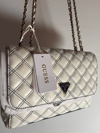 Bolso Guess Acolchado Blanco y Negro