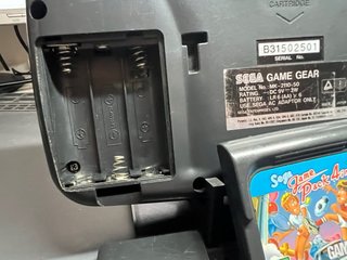 Sega Game Gear con juego