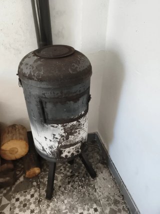 Estufa de leña antigua