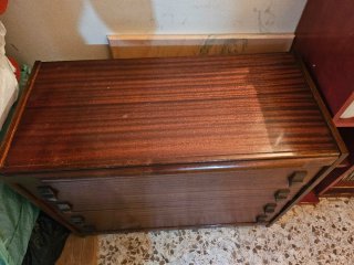 Mueble tocador de madera con 4 cajones,buen estado
