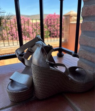Sandalias esparto doradas