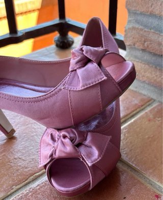 Zapatos tacón peep toe rosa lazo