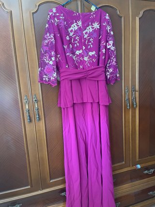 Vestido de fiesta morado y rosa