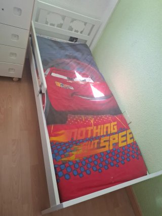 Cama infantil IKEA casi nueva
