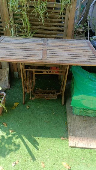 Mesa de madera exterior