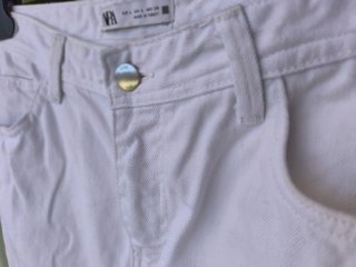 Falda vaquera blanca de Zara