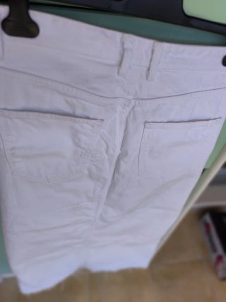 Falda vaquera blanca de Zara