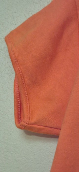 Camiseta naranja cuello pico talla XL