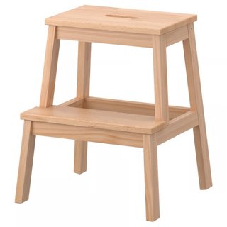 Sgabello in legno naturale nero
