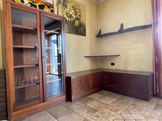 Parete attrezzata legno: vetrina + mobile TV