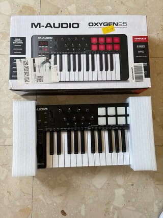 Teclado MIDI M-AUDIO Oxygen25