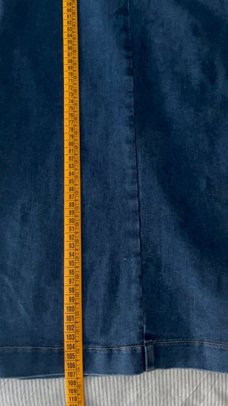 Vestido midi denim Stradivarius elástico