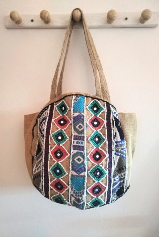 Bolso grande redondo pedrería multicolor
