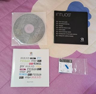 Tableta Gráfica Wacom Intuos + Lápiz y funda