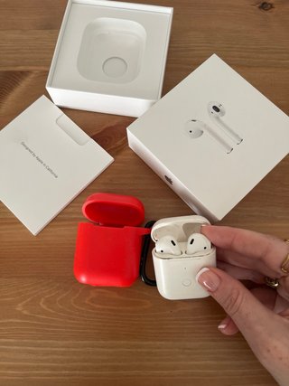 Airpods 2 Apple Blancos y Rojos