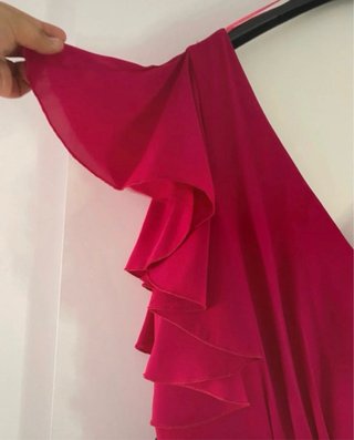 Vestido largo rosa con detalles negros