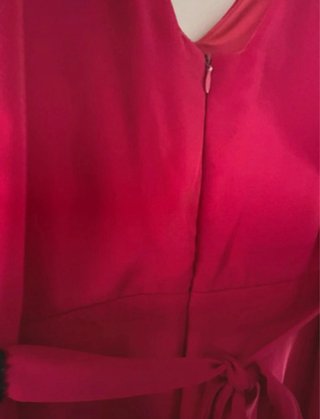 Vestido largo rosa con detalles negros