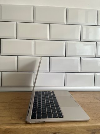 MacBook Air M2 Starlight 8GB RAM