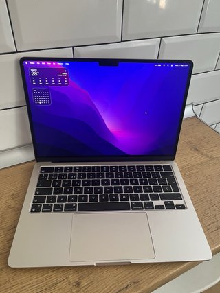 MacBook Air M2 Starlight 8GB RAM