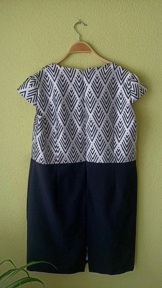Vestido estampado geométrico y negro