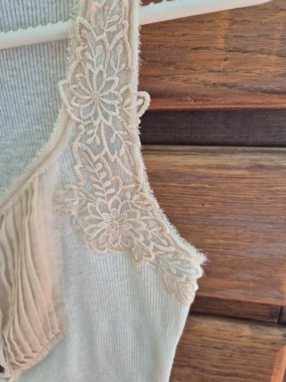 Camiseta Free People encaje y botones vintage S