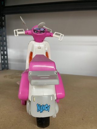 Moto Scooter Nancy Blanca y Rosa