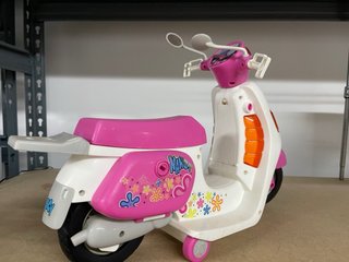 Moto Scooter Nancy Blanca y Rosa