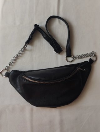 Bolso cuero con asa y riñonera cuero negro