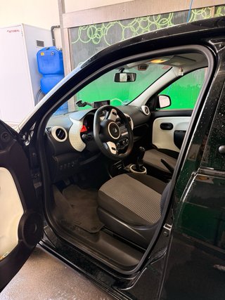 Renault Twingo 1.0 SCe 70  · Neumáticos nuevo
