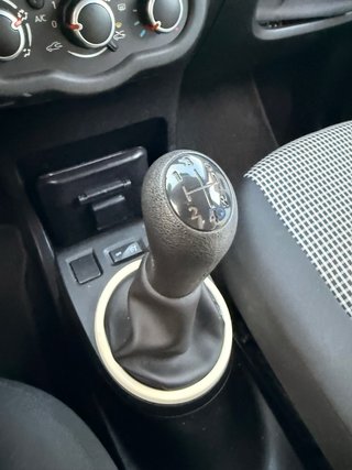 Renault Twingo 1.0 SCe 70  · Neumáticos nuevo