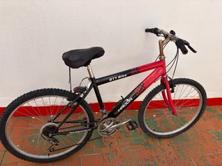 Bicicleta BTT Hador Roja y Negra