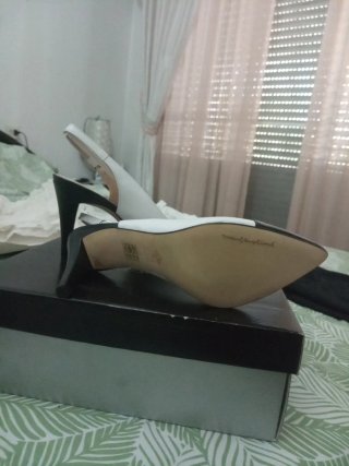 Sandalias Slingback Piel Tacón Blanco y Negro