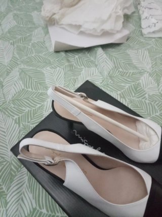 Sandalias Slingback Piel Tacón Blanco y Negro