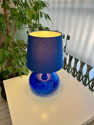 Lámpara de mesa azul cristal