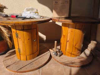 2 Mesas Madera con Puerta Almacenamiento