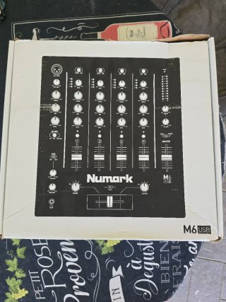 Mixer Numark M6 USB Mezclador DJ