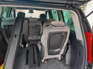 Peugeot 807 ST 2.2 HDI
